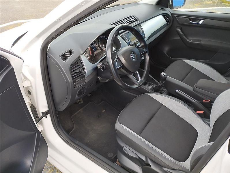 Škoda Fabia 1,0 - fotka 7 z 20