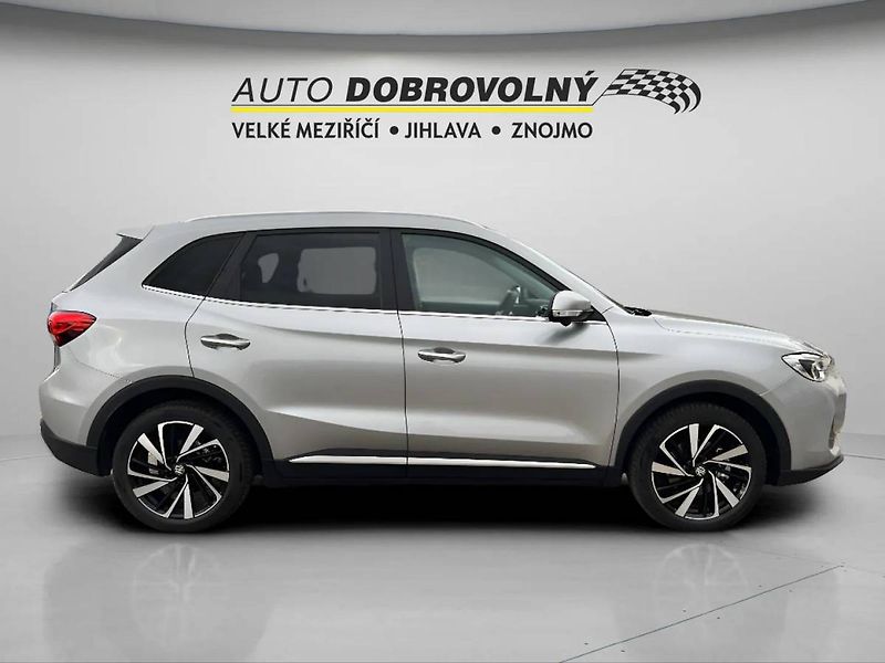 MG ZS HEV EXCLUSIVE 1.5L (145kW) SUV - fotka 10 z 49