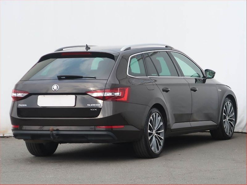 Škoda Superb (2018) Laurin&Klement 2.0 TDI, 4X4 - fotka 5 z 25