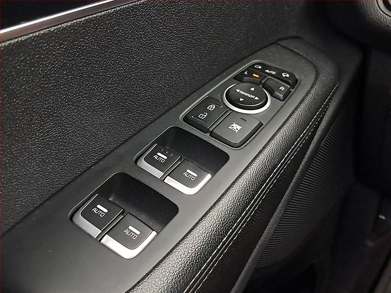 Kia Sorento (2016) 2.2 CRDi, 4X4, Automat, Kůže - fotka 20 z 23