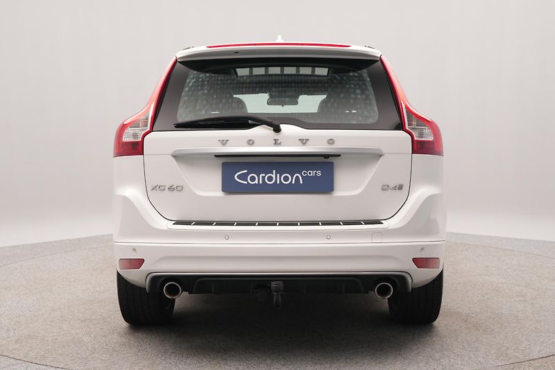 Volvo XC60 D4 R-DESIGN AUT RERERVACE - fotka 9 z 46