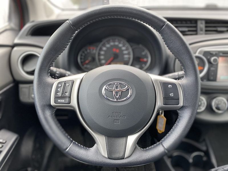 Toyota Yaris 1.33i, ČR, Active, manual - fotka 13 z 24