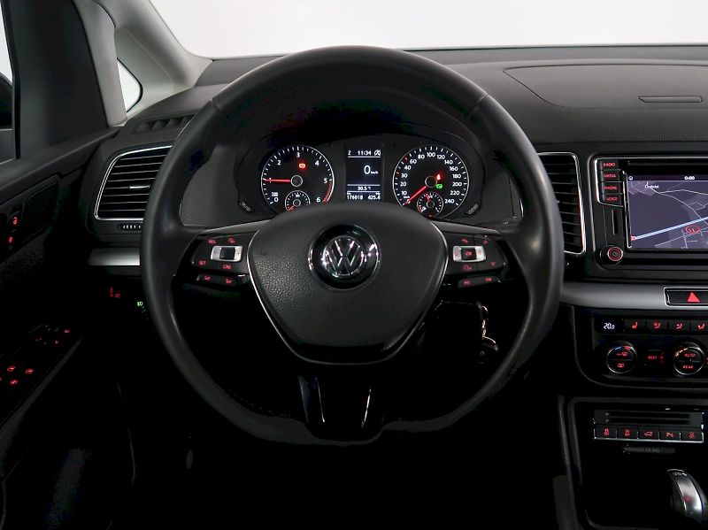 Volkswagen Sharan (2016) HIGHLINE 2.0TDI 110KW DSG 7MÍS - fotka 19 z 36