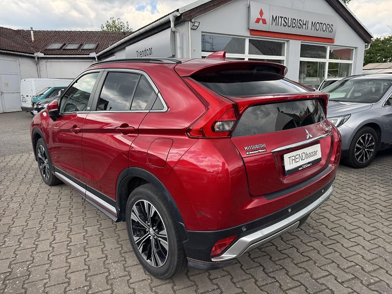 Mitsubishi Eclipse Cross Turbo CVT 4x4 INSTYLE - fotka 4 z 13