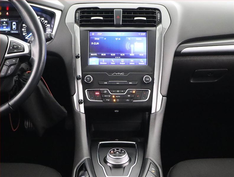 Ford Mondeo (2019) 2.0 EcoBlue, Automat - fotka 12 z 21