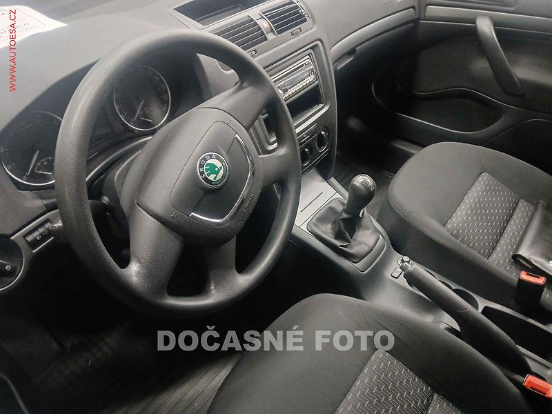 Škoda Octavia (2009) 1.6MPi, 2.maj,ČR - fotka 3 z 3