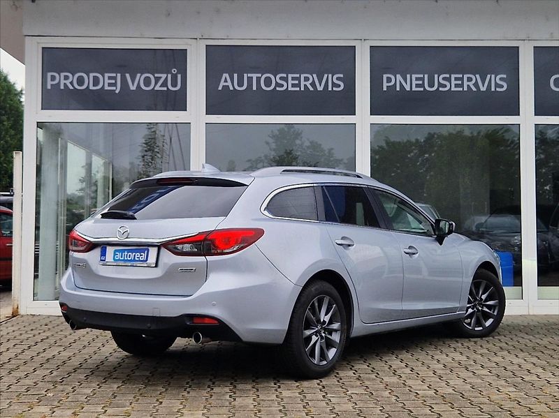 Mazda 6 2,2 D SKYACTIVE, VÝHŘEV NOSIČ - fotka 6 z 42