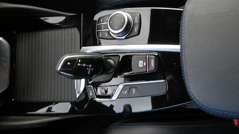 BMW X4 xDrive 20i M Sport - fotka 17 z 23