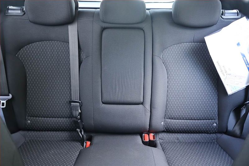 Hyundai ix35 (2011) 1.7 CRDi, Serv.kniha - fotka 10 z 19