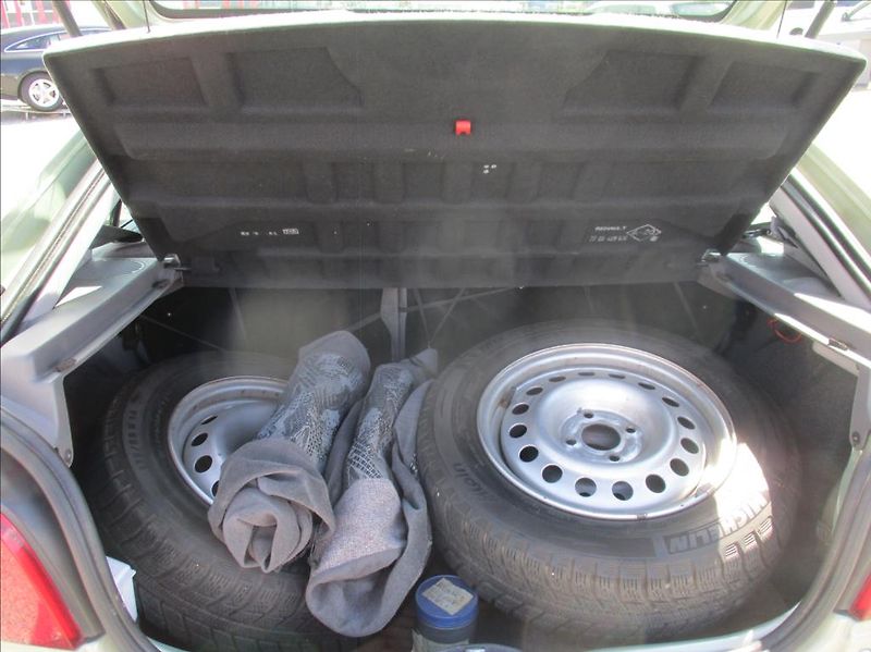 Renault Mégane 1,4 i, klima, serv. kniha, - fotka 13 z 32