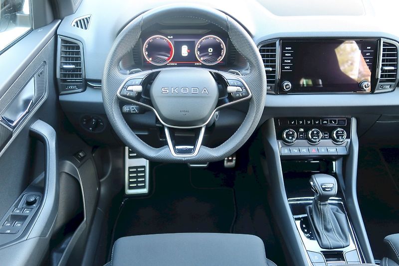 Škoda Karoq (2025) SportLine 2,0 TDi/110 kW 4X4DS - fotka 10 z 32