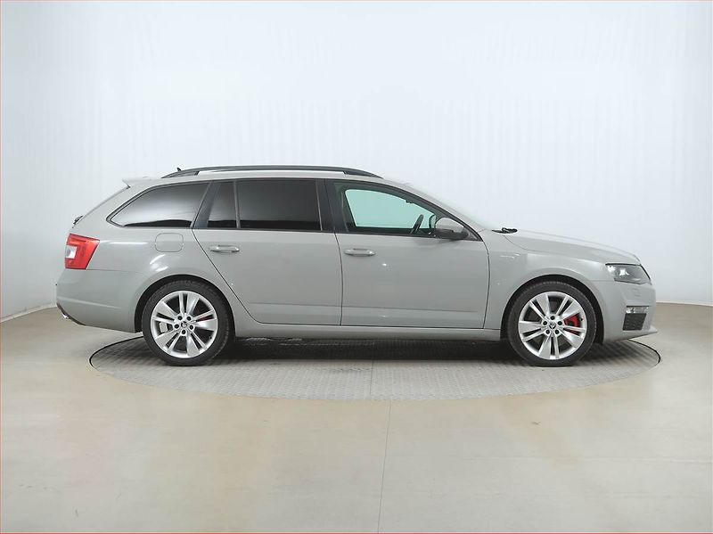 Škoda Octavia (2015) RS 2.0 TDI, Automat, Kůže - fotka 6 z 16
