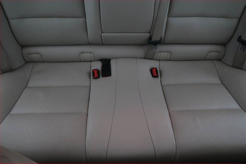 BMW Řada 5 (2010) 530d, Automat, Navi, Bi-Xenony - fotka 10 z 19