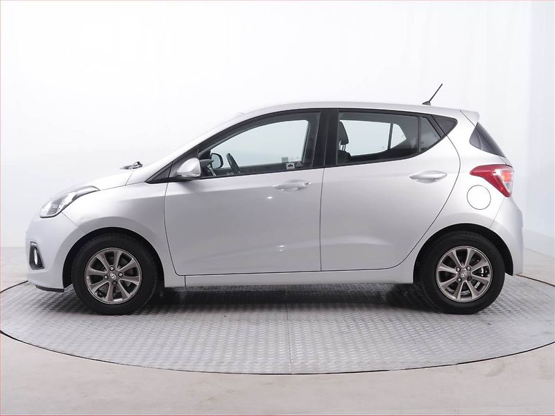 Hyundai i10 (2013) Comfort 1.0, Serv.kniha - fotka 3 z 17