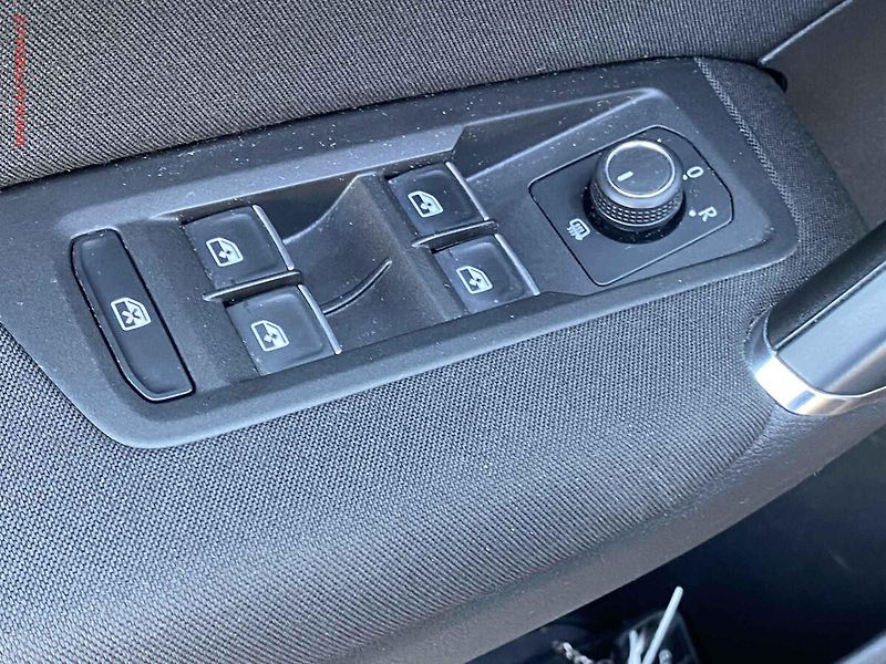 Volkswagen Touran (2016) 1.6 TDi, ČR, AC, tempo - fotka 11 z 16