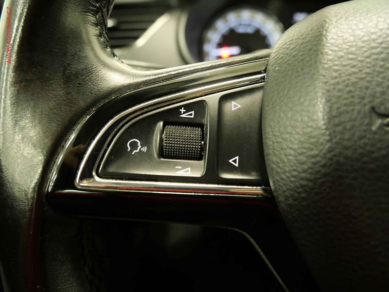 Škoda Octavia (2017) 1.6 TDi, 2.maj,ČR, Style - fotka 16 z 22