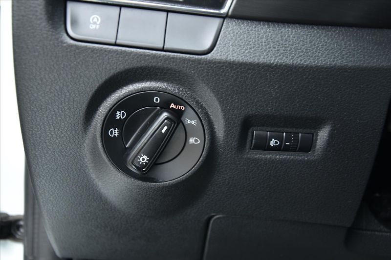 Škoda Fabia 1.4 TDI 66kW DSG AMBITION ČR - fotka 15 z 23