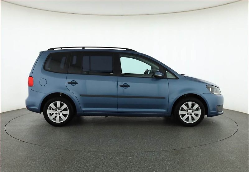 Volkswagen Touran (2011) 1.6 TDI, 7 míst, Tempomat - fotka 6 z 18