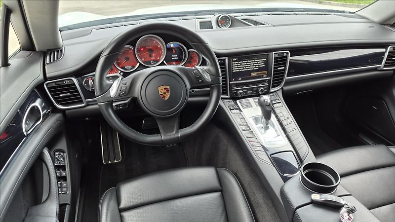 Porsche Panamera 3,0 309 KW Sport Chrono DPH - fotka 12 z 25