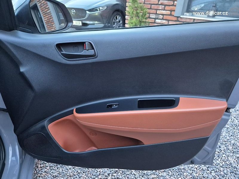 Hyundai i10 (2013) 1.2i 64 KW Klima FIFA Edice - fotka 36 z 53