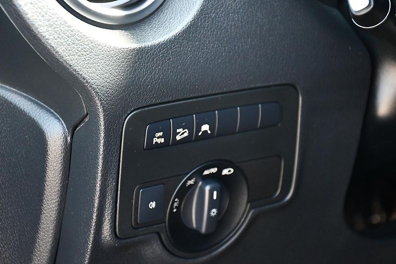 Mercedes-Benz Vito 250D 4MATIC 8MÍST TAŽNÉ NAVI - fotka 19 z 39