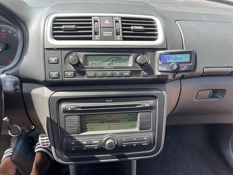 Škoda Roomster 1.9TDI 77KW,SCOUT,DIGI,PANORAM - fotka 37 z 41