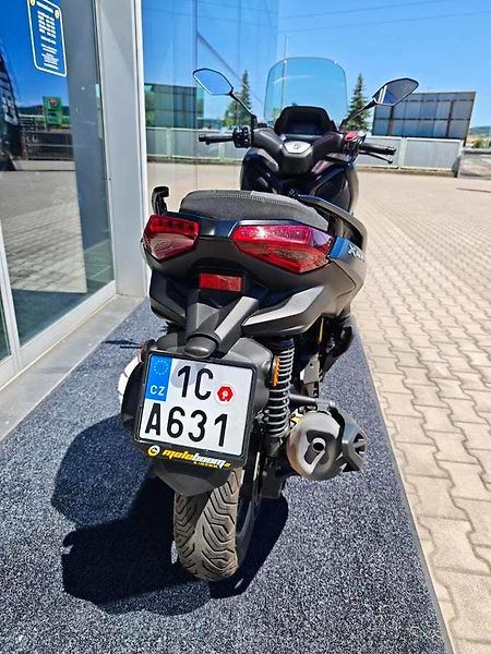 Yamaha X-Max 125 (2023) TECH MAX - fotka 4 z 20