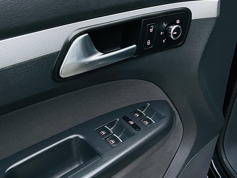 Volkswagen Touran 1.4TSI VÝHŘEV SERVISKA TAŽNÉ - fotka 31 z 43