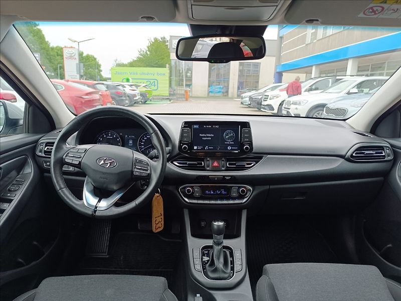 Hyundai i30 1,0 T-GDi DCT Smart - fotka 9 z 22
