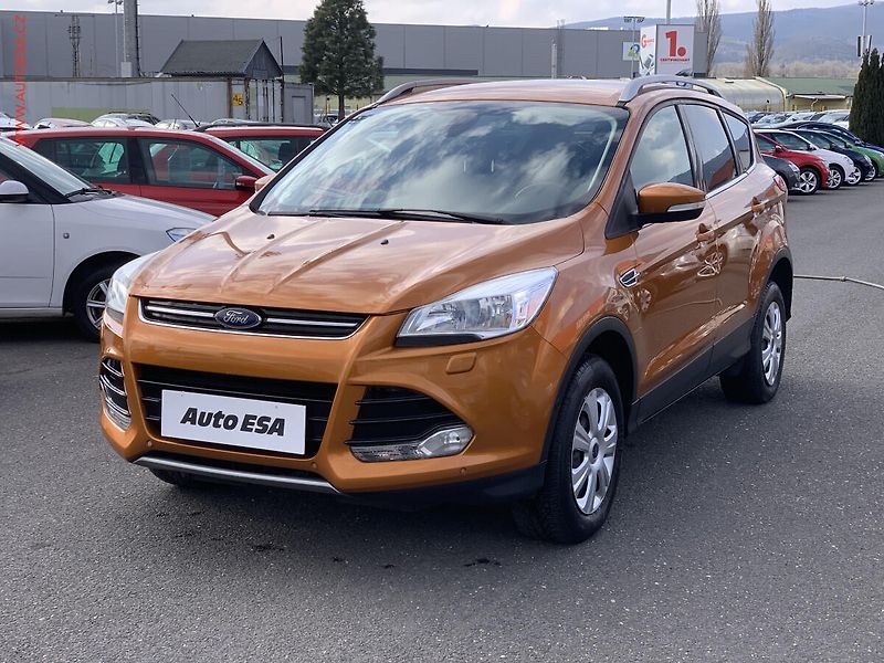 Ford Kuga (2015) 1.5 EB, AC, TZ, park.čidla - fotka 3 z 19