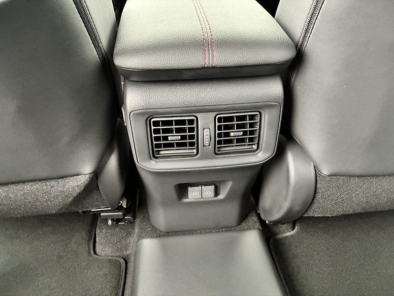 Toyota RAV4 2.5 Plug-in 185 Selection - fotka 12 z 27