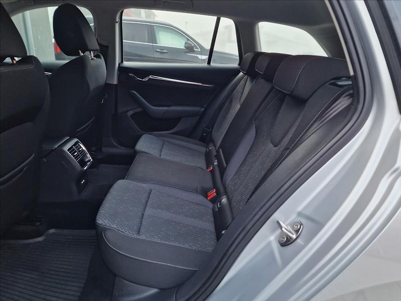 Škoda Octavia 1.5TSI 110kW Style, ČR,1.Maj. - fotka 17 z 50