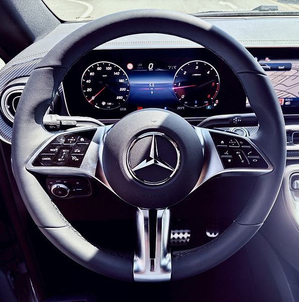 Mercedes-Benz Třídy V (2026) 300d EXCLUSIVE AMG 4M L AIR - fotka 24 z 36