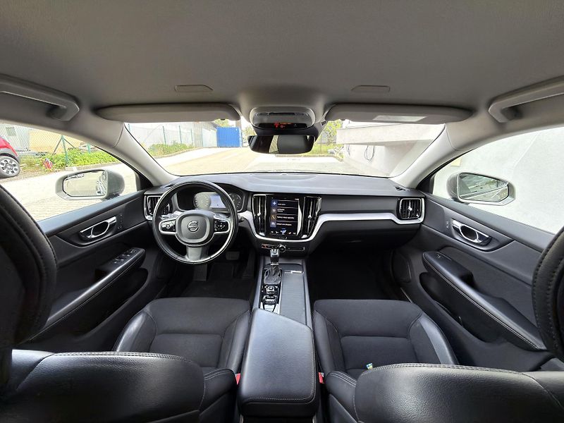 Volvo V60 CrossCountry D4 AWD // 4x4 - fotka 20 z 43