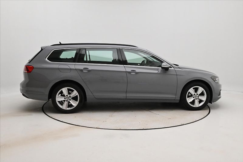 Volkswagen Passat 2,0 TDI 147kW DSG 4x4 Business - fotka 4 z 25