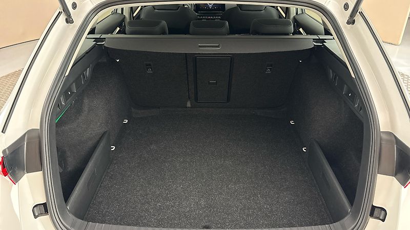 Škoda Octavia 2.0 TDI DSG Style Combi - fotka 17 z 25