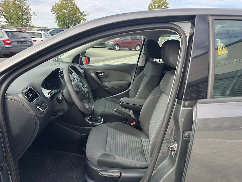 Volkswagen Polo (2011) Comfortline 1,4i 16V 63 Kw - fotka 9 z 28