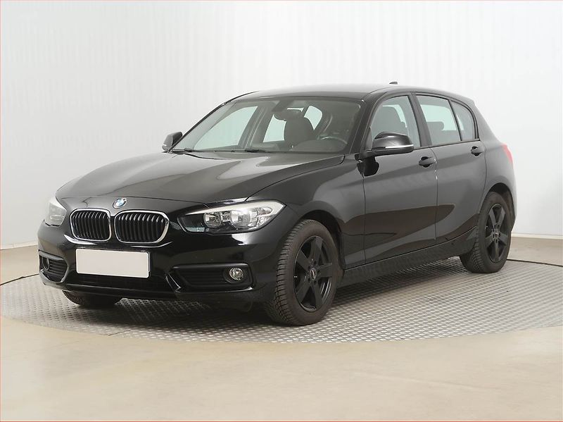BMW Řada 1 (2016) 116i, Park. senzory - fotka 2 z 16