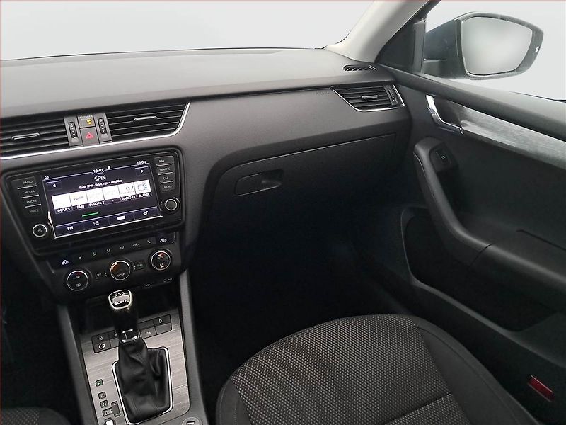 Škoda Octavia (2014) Scout 2.0 TDI, 4X4, Automat - fotka 8 z 19