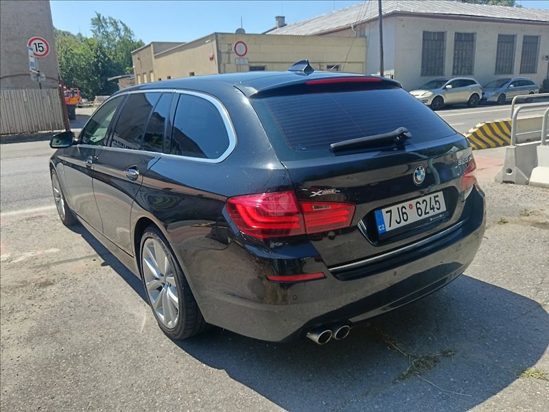 BMW Řada 5 2,0 525D Xdrive - fotka 8 z 24