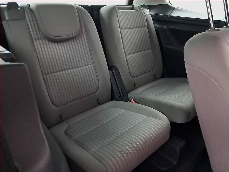 Seat Alhambra (2011) 2.0 TDI, 7 míst, Tempomat - fotka 17 z 19