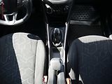 Peugeot 2008 (2015) 1.2i, AC, tempo - náhled 15