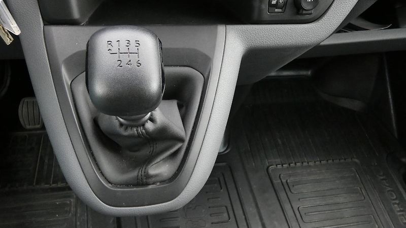 Toyota ProAce 2.0 D-4D 150k 1400kg L2 Crewca - fotka 15 z 23