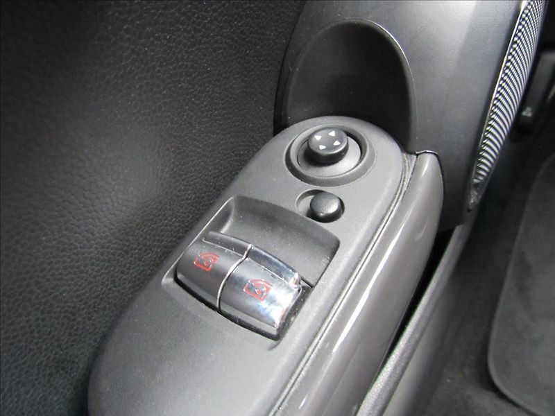 Mini Cooper 1,5 i 100kW - fotka 30 z 34
