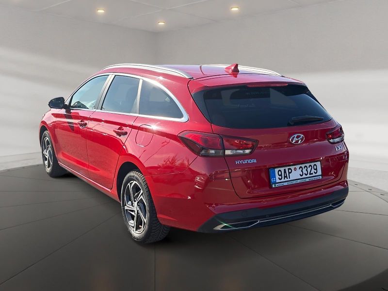Hyundai i30 (2023) SMART 1.5i 80kW CZ DPH - fotka 4 z 11