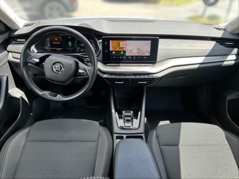 Škoda Octavia 2,0 TDI 110 Ambition DSG 5d - fotka 9 z 11