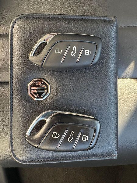 MG ZS 1.0TGI Automat, Navi, Kamera - fotka 19 z 23
