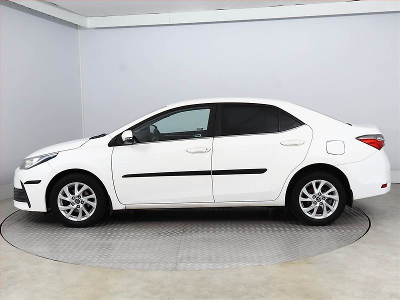Toyota Corolla (2019) 1.6 Valvematic, ČR,1.maj - fotka 3 z 17