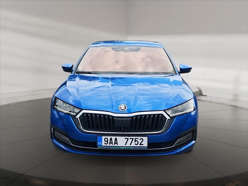 Škoda Octavia 2,0 TDI Style DSG - fotka 2 z 11