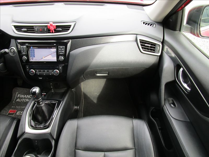 Nissan X-Trail 1.6dCi 96kW 4x4 Tekna, 1.maj. - fotka 16 z 78